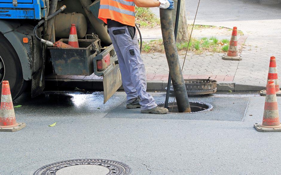 comment déboucher les wc avec une bouteille Noisy-le-Grand